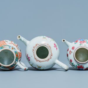 Two Chinese famille rose teapots and one Dutch-decorated teapot, Kangxi/Qianlong — 照片 7