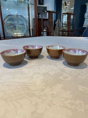 Two Chinese famille rose teapots, ten cups and nine saucers, Qianlong — photo 12