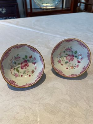 Two Chinese famille rose teapots, ten cups and nine saucers, Qianlong — photo 14