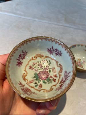 Two Chinese famille rose teapots, ten cups and nine saucers, Qianlong — photo 25