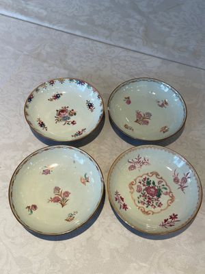 Two Chinese famille rose teapots, ten cups and nine saucers, Qianlong — photo 33