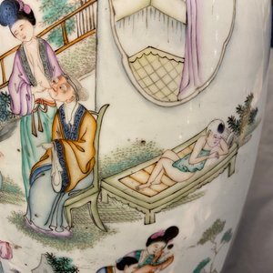 Two Chinese famille rose vases, 19/20th C. — 照片 11