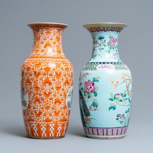Two Chinese famille rose vases, 19th C. — 照片 4