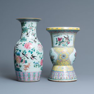 Two Chinese famille rose vases, 19th C. — 照片 4