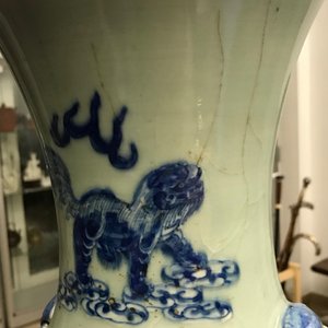 Two Chinese famille rose vases and a blue and white celadon vase, 19/20th C. — photo 13