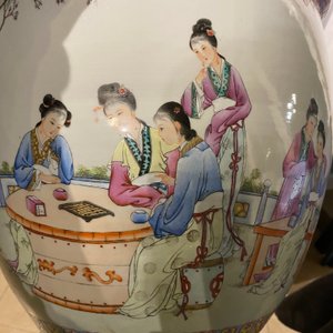 Two Chinese famille rose vases and a fish bowl, Republic — 照片 17