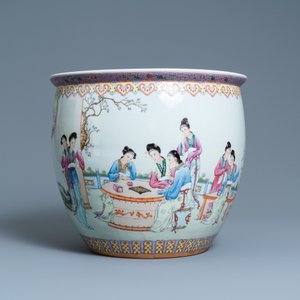 Two Chinese famille rose vases and a fish bowl, Republic — 照片 8