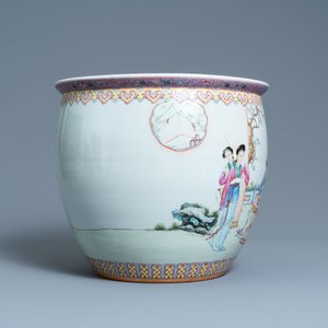 Two Chinese famille rose vases and a fish bowl, Republic — 照片 9