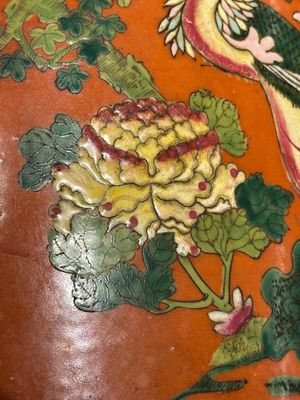 Two Chinese famille rose vases and a jardiniere, 19/20th C. — 照片 31
