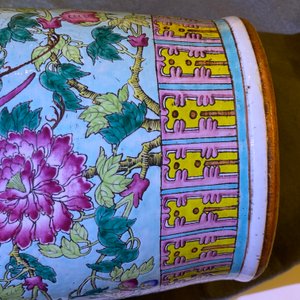 Two Chinese famille rose vases for the Straits or Peranakan market, 19th C. — 照片 26