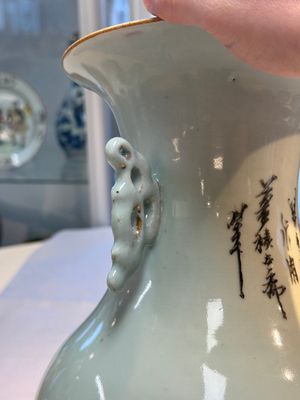 Two Chinese famille rose vases, two jars, a 'Lions' covered teapot and a Buddha, signed Mao Zirong 毛子榮 and Liu Jishun 劉吉順, 19/20th C. — foto 113