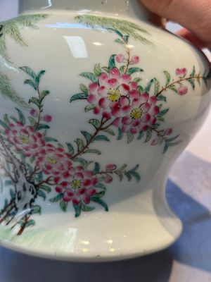 Two Chinese famille rose vases, two jars, a 'Lions' covered teapot and a Buddha, signed Mao Zirong 毛子榮 and Liu Jishun 劉吉順, 19/20th C. — foto 10
