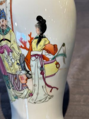 Two Chinese famille rose vases, two teapots and a Japanese wucai ewer, 19th C. — foto 67