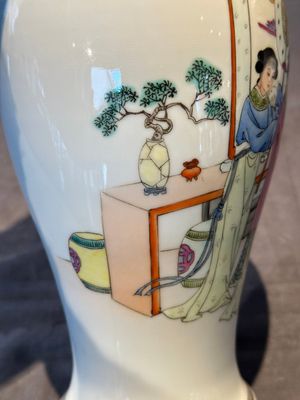 Two Chinese famille rose vases, two teapots and a Japanese wucai ewer, 19th C. — foto 71