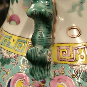 Two Chinese famille rose vases with antiquities design, 19th C. — photo 10