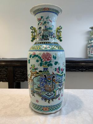 Two Chinese famille rose vases with birds among flowers and narrative design, 19th C. — 照片 14
