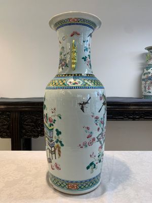 Two Chinese famille rose vases with birds among flowers and narrative design, 19th C. — 照片 15