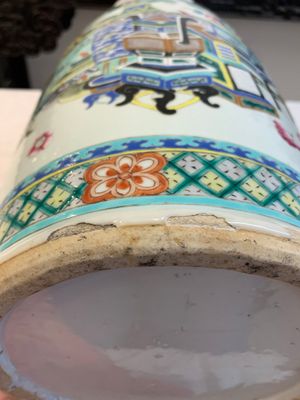 Two Chinese famille rose vases with birds among flowers and narrative design, 19th C. — 照片 27