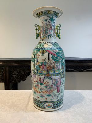 Two Chinese famille rose vases with birds among flowers and narrative design, 19th C. — 照片 4