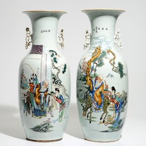 Two Chinese famille rose vases with immortals, 19/20th C. — photo 1