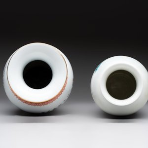 Two Chinese famille rose vases, Yongzheng and Qianlong mark, 20th C. — foto 5