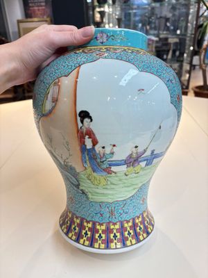 Two Chinese famille rose yellow-ground vases and a turquoise-ground vase, Qianlong and Jing De Zhen 景德鎮 marks, 20th C. — photo 17