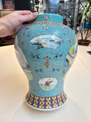 Two Chinese famille rose yellow-ground vases and a turquoise-ground vase, Qianlong and Jing De Zhen 景德鎮 marks, 20th C. — photo 18