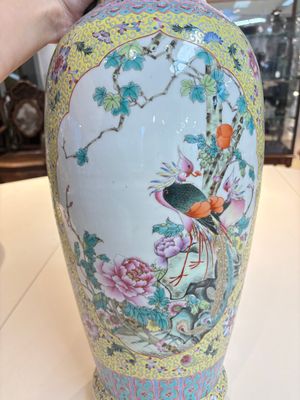 Two Chinese famille rose yellow-ground vases and a turquoise-ground vase, Qianlong and Jing De Zhen 景德鎮 marks, 20th C. — photo 30