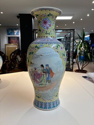 Two Chinese famille rose yellow-ground vases and a turquoise-ground vase, Qianlong and Jing De Zhen 景德鎮 marks, 20th C. — photo 3