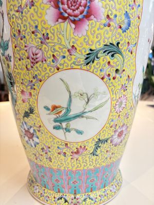Two Chinese famille rose yellow-ground vases and a turquoise-ground vase, Qianlong and Jing De Zhen 景德鎮 marks, 20th C. — photo 32