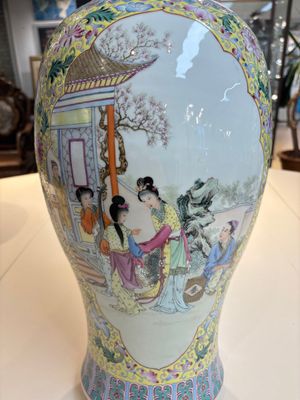 Two Chinese famille rose yellow-ground vases and a turquoise-ground vase, Qianlong and Jing De Zhen 景德鎮 marks, 20th C. — photo 8