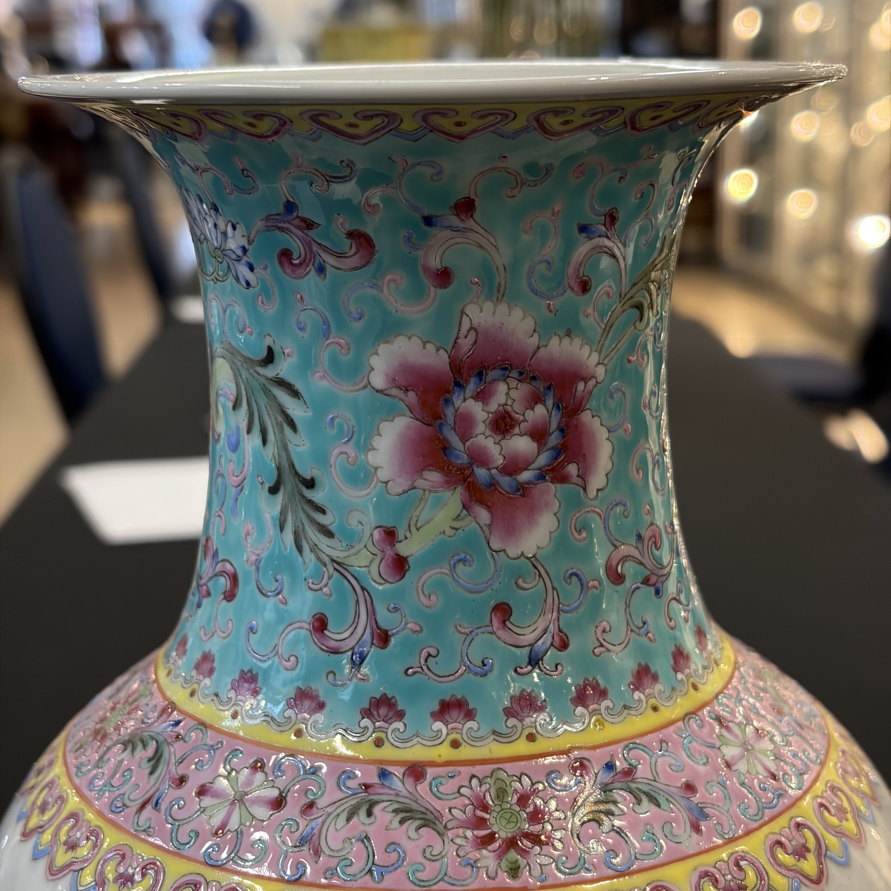 Two Chinese famille roses vases and a dish with figural design — photo 16