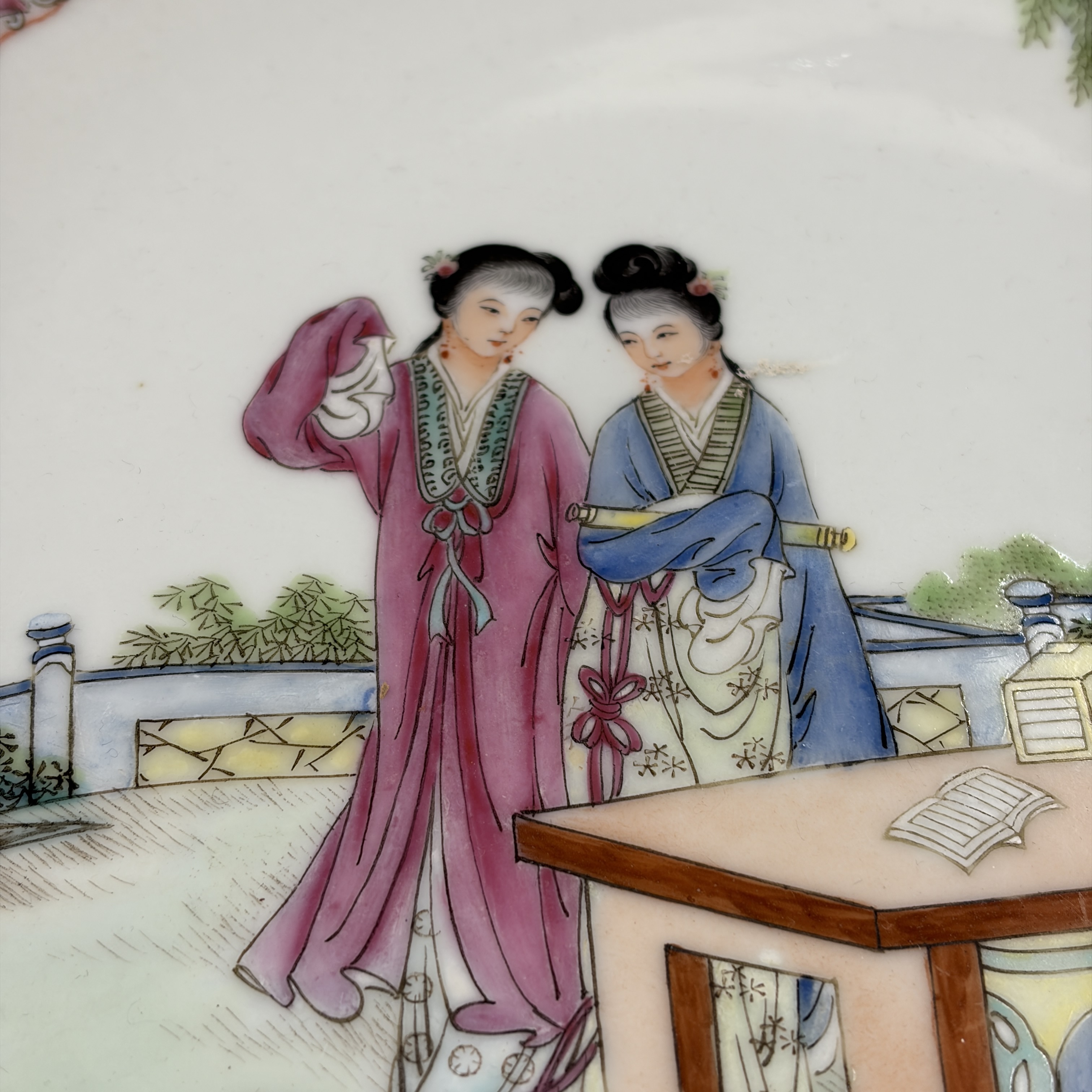 Two Chinese famille roses vases and a dish with figural design — photo 31