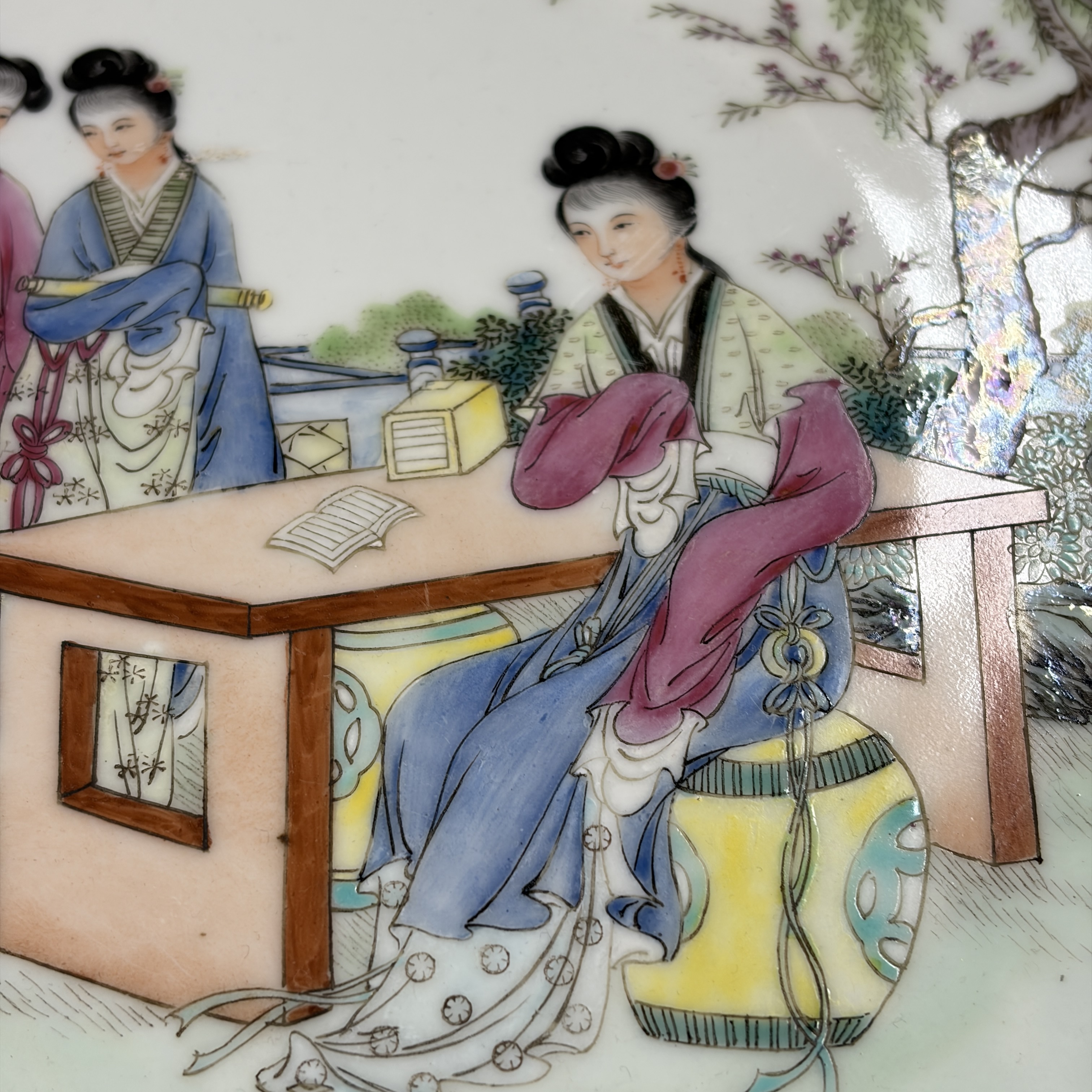 Two Chinese famille roses vases and a dish with figural design — photo 32