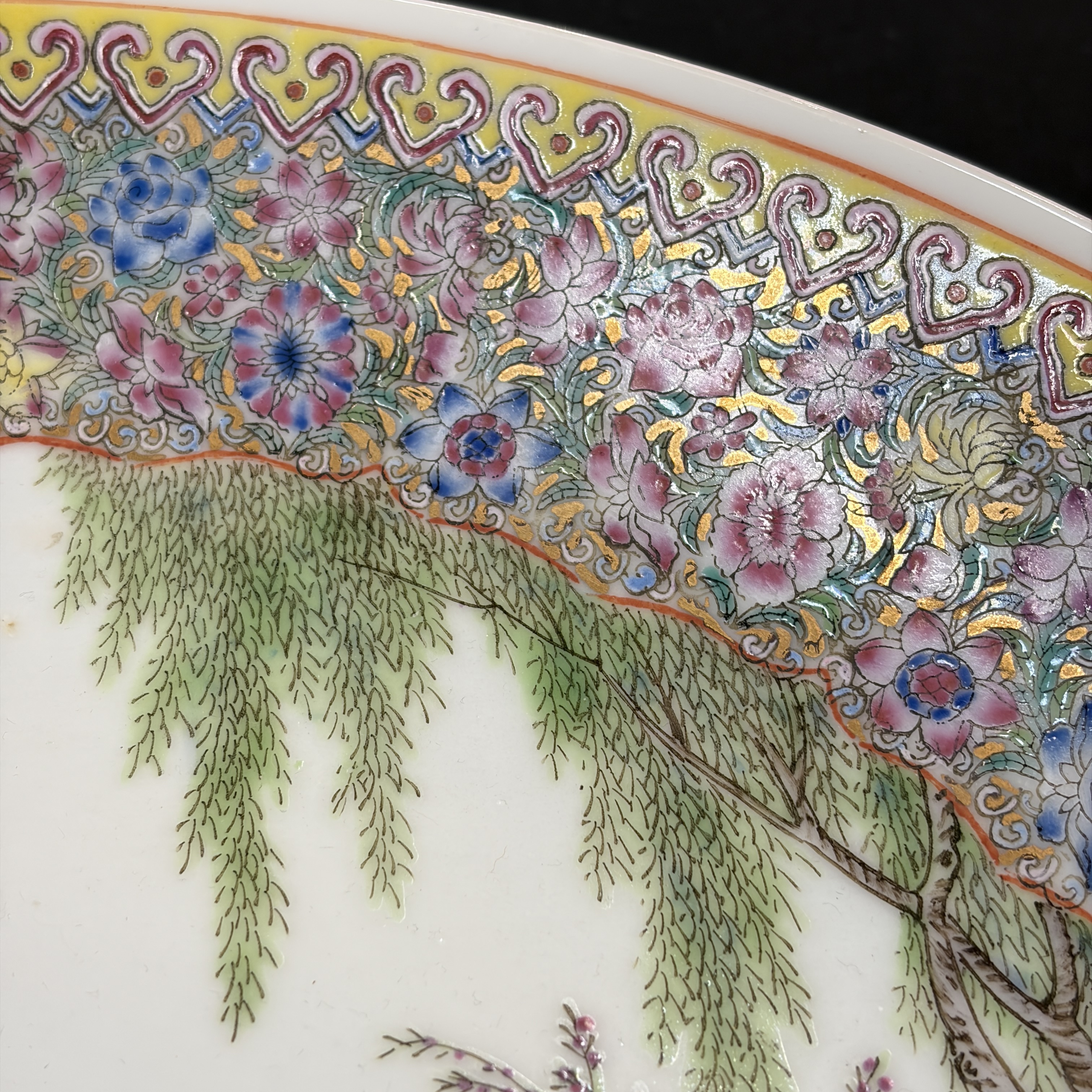 Two Chinese famille roses vases and a dish with figural design — photo 34