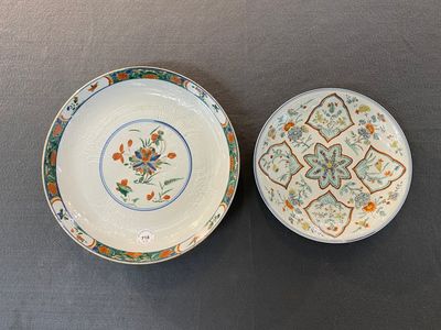 Two Chinese famille verte anhua-decorated dishes, Kangxi — photo 1