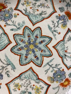 Two Chinese famille verte anhua-decorated dishes, Kangxi — photo 6