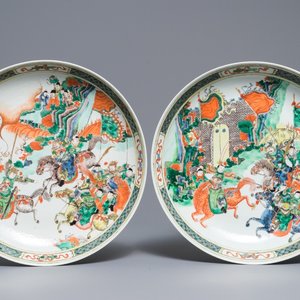 Two Chinese famille verte 'battle' dishes, one with Kangxi mark, 19th C. — photo 1