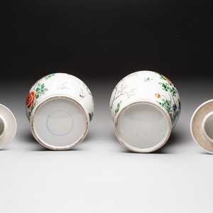 Two Chinese famille verte 'birds and flowers' vases and covers, 19th C. — photo 7