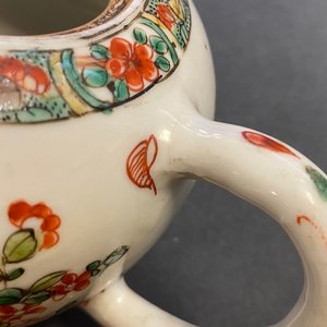 Two Chinese famille verte cup stands, a teapot and a plate, Kangxi — 照片 32
