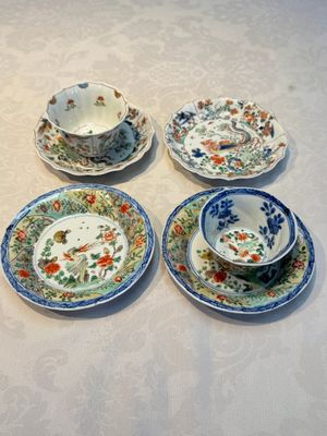 Two Chinese famille verte cups and four saucers, lingzhi and jade marks, Kangxi — foto 1