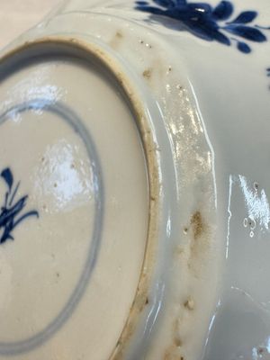 Two Chinese famille verte cups and four saucers, lingzhi and jade marks, Kangxi — foto 21
