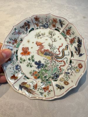 Two Chinese famille verte cups and four saucers, lingzhi and jade marks, Kangxi — foto 34