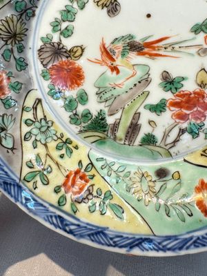 Two Chinese famille verte cups and four saucers, lingzhi and jade marks, Kangxi — foto 3