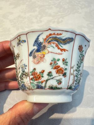Two Chinese famille verte cups and four saucers, lingzhi and jade marks, Kangxi — foto 54