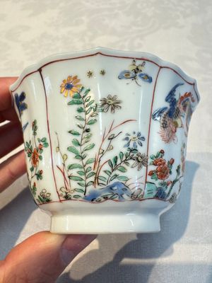 Two Chinese famille verte cups and four saucers, lingzhi and jade marks, Kangxi — foto 55