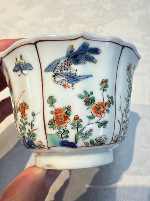 Two Chinese famille verte cups and four saucers, lingzhi and jade marks, Kangxi — foto 56