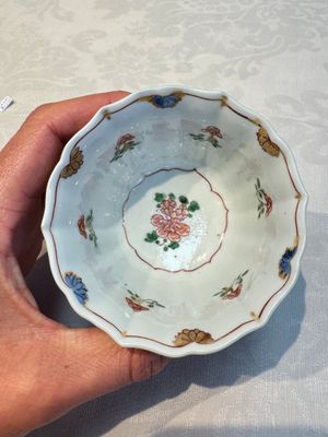 Two Chinese famille verte cups and four saucers, lingzhi and jade marks, Kangxi — foto 61