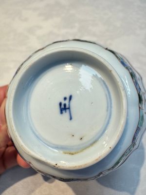 Two Chinese famille verte cups and four saucers, lingzhi and jade marks, Kangxi — foto 67