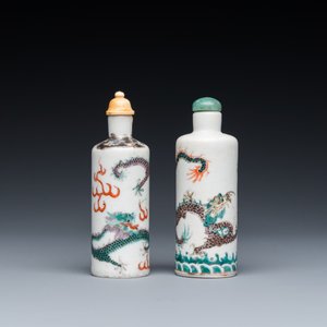 Two Chinese famille verte 'dragons' snuff bottles, 19th C. — 照片 2